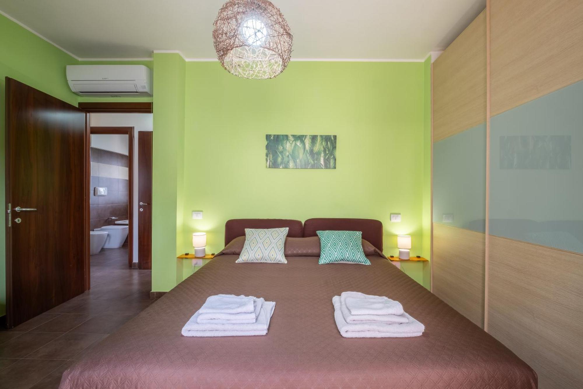 Butterfly Apartment Cagliari - Self Check-In, No Kitchen Exterior photo
