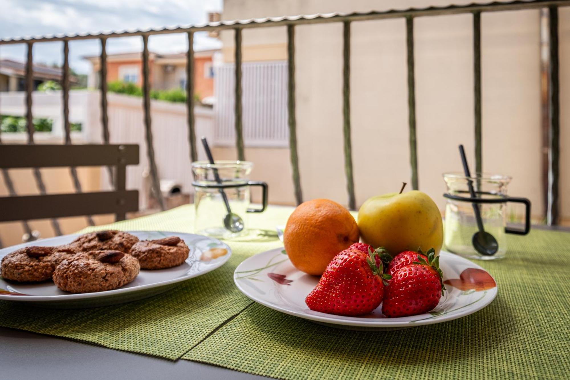 Butterfly Apartment Cagliari - Self Check-In, No Kitchen Exterior photo